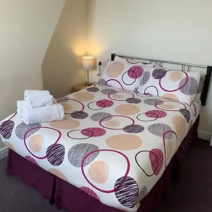 3* Pensión Austins -